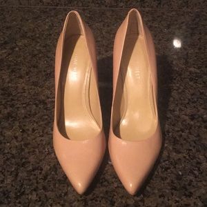 Nude Leathee Nine West Pumps